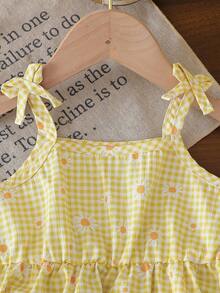 SHEIN Vintaside Kids 女嬰淡黃色夏季可愛度假清新花卉吊帶背心與牛仔短褲套裝，甜美蝴蝶結裝飾，適合休閒外出與家庭聚會穿搭 - 黃色 - 查看 6