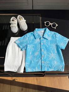 SHEIN 两件套男童舒适休闲日常百搭可爱印花夏威夷领短袖衬衫短裤套装，适合春夏季节、日常穿着、运动、郊游、上学、聚会、节日、摄影、度假、海滩等场合。 - 淺藍色 - 查看 9