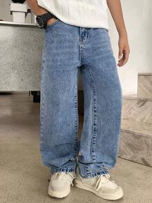 SHEIN Denim retos e folgados em Jeans azul vintage cool e casual para meninos pré-adolescentes, confortáveis para uso diário, ideal para o outono, inverno, volta às aulas, homecoming, raves, festivais e streetwear de praia, com estilo old money, streetwear punk e Denim folgados Y2K - Lavagem Média - Visão 1