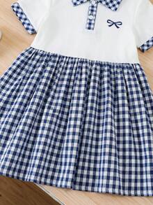 SHEIN 夏季女童白色海军蓝格子 Polo 领荷叶边下摆休闲学院风短袖连衣裙 - 藍白色 - 查看 5