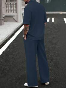 Manfinity CasualCool 男士纯色休闲华夫格V领Polo衫套装 - 藏蓝色 - 查看 2