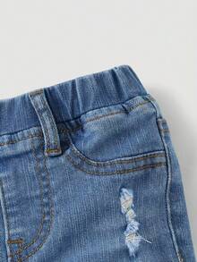 SHEIN Pantaloni scurți din denim pentru bebeluși, casual, moi, drăguți, rupți, uzați, cu margini aspre, pentru vară - Spălare medie - Vizualizare 4