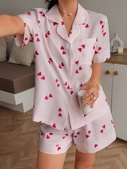 Napfluff Bộ đồ ngủ nữ dệt họa tiết trái tim kẻ sọc tay ngắn có cổ áo và quần short