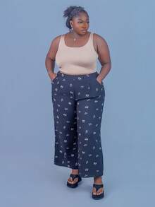CurvyTilda Plus Size Women Spring And Summer Fashion Casual Loose Comfortable Cool Daily Basic Versatile Black Small Floral Texture Elastic Waist Pants,Women Bottom,Baggy Pants,Cute Summer,European Summer,Vacation,Airport Goth Goth, For Hourglass Body Shape - Black - View 3