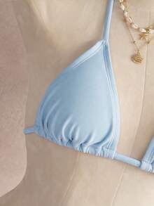 Bộ bikini 3 mảnh màu hồng pastel thanh lịch, gợi cảm mới về của Bonvoyette dành cho nữ, gồm áo khoác ngoài mềm mại, áo tam giác buộc dây cổ với dây đeo mỏng có thể điều chỉnh, quần cạp cao, và váy ngắn tay dài bằng vải dệt kim mờ co giãn, kiểu dáng lãng mạn, phong cách Y2K, hoàn hảo cho kỳ nghỉ hè ở bãi biển, tiệc bể bơi và nghỉ dưỡng, lễ hội âm nhạc, đám cưới và các dịp lễ khác. - Màu xanh nhạt - Xem 9