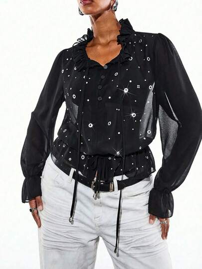 SHEIN EZwear Áo kiểu cỡ lớn thời trang đính kim loại