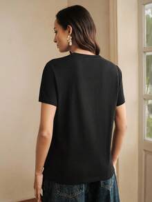 Refreshing Floral Print Versatile Soft Cotton Black T-Shirt For Women - Black - View 2
