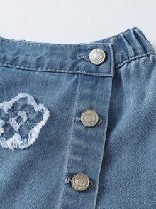 Playful Pals 女童时尚不对称纽扣前开襟舒适松紧腰卡通彩虹毛毛虫刺绣裙裤，百搭又可爱 - 淺色水洗藍 - 查看 6