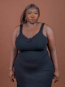 CurvyTilda Plus Contrast Lace Wide Strap Top, For Hourglass Body Shape - Black - View 4