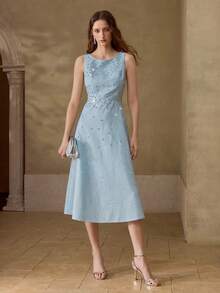 MOTF PREMIUM Đầm midi không tay thanh lịch, họa tiết hoa hồng jacquard đính kim cương. - Màu xanh lam - Xem 5