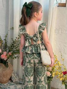 SHEIN 女童休闲度假绿色图腾印花喇叭袖上衣+裤子套装，适合春、夏、秋季穿着，上衣后背饰有蝴蝶结。 - 綠色 - 查看 1