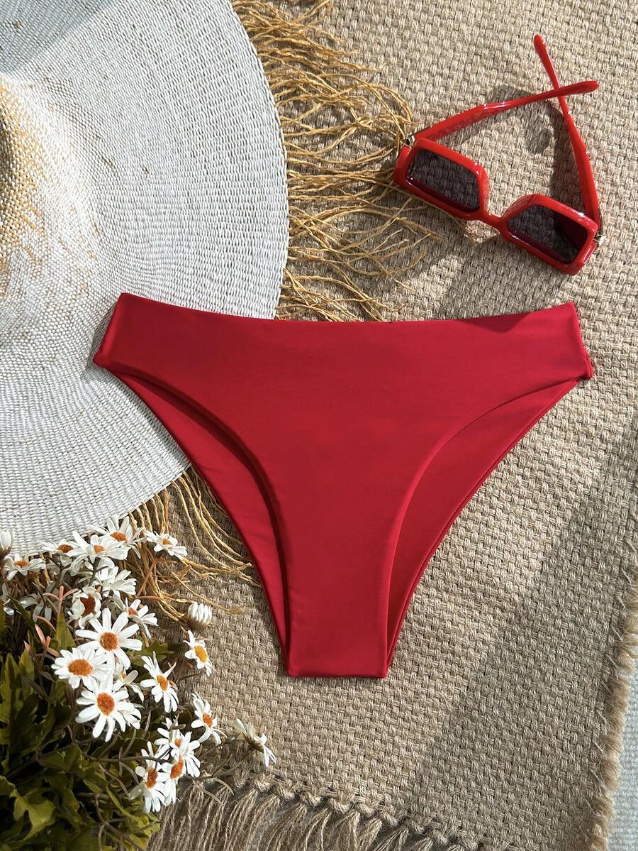 Swim Basics 纯色比基尼泳裤，适合海滩/度假 - 紅色 - 查看 1