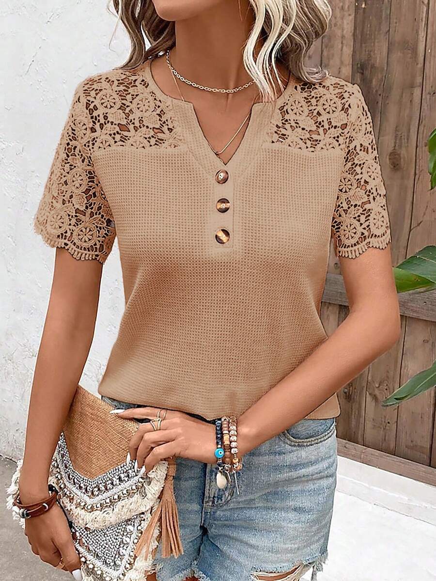 SHEIN LUNE Kaos Kasual Lengan Pendek Leher V dengan Detail Renda Warna Polos untuk Wanita - Khaki - View 1
