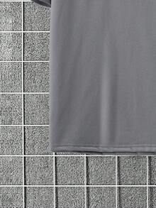 Manfinity Homme 2pcs/Set Plus Size Men Grey Summer Casual Oversized City Break Streetwear Drop Shoulder Loose Short Sleeve T-Shirt And Drawstring Waist Cargo Shorts - Grey - View 5