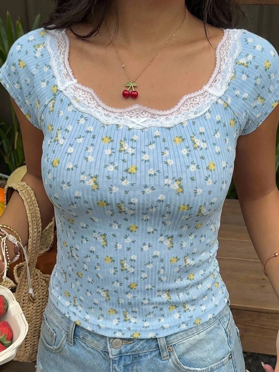 SHEIN EZwear Blue Ditsy Floral & Lace Patchwork Women's Fitted Short Sleeve T-Shirt,Summer Top - Baby Blue - View 1