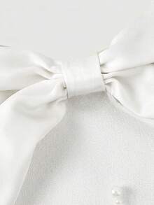SHEIN MOD Vestido de fiesta de talla grande con hombros descubiertos, lazo y contraste de color con perlas falsas - Blanco - Ver 2