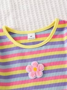 Genkimix Kids Conjunto de pantalones acampanados con rayas coloridas y bordado morado, estilo lindo de vacaciones para niña - Amarillo - Ver 2