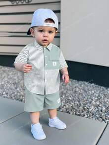 2 Stücke/Set Baby Jungen Sommer Lässig Koreanischer Stil süßer gestreifter Patchwork Kurzarm Hemd und Shorts mit elastischem Bund Set, geeignet für den Sommer - Minzgrün - Übersicht 1
