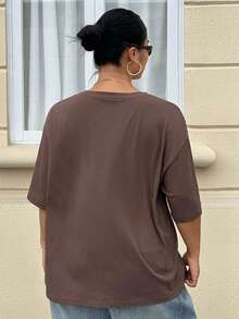 Livesso Curve 宽松字母印花圆领休闲加大码棕色T恤，女士，春夏款 - 棕色 - 查看 9