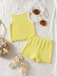 SHEIN Vintaside Kids 2件組女嬰白色與黃色夏季可愛度假提花條紋蕾絲飾邊背心與短褲，韓/歐風女嬰時尚套裝 - 黃色 - 查看 2