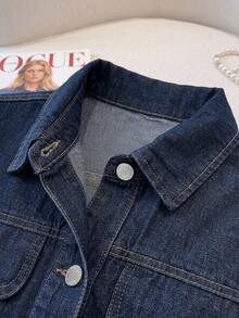 Modelyn CURVE 大码纯色极简日常短袖收腰牛仔衬衫，适合夏季嘉年华、通勤、度假、毕业等场合，时尚百变，可爱街头风，性感派对婚礼优雅商务休闲女装，适合海滩、毕业典礼等场合。女士时尚牛仔荷叶边短袖松紧腰休闲衬衫，时尚女士牛仔短袖翻领衬衫，腰部褶皱设计。 - 藍色 - 查看 4
