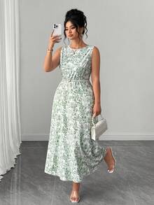 Elenzga Plus Size Round Neck Floral Print Elegant Fitted A-Line Dress - Green - View 1