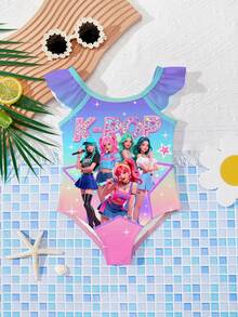 SHEIN 少女卡通女孩、多彩、K-Pop 超級巨星、卡通女團、泳衣印花圖案、荷葉袖連身泳衣 - 彩色 - 查看 2