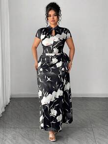 Elenzga Elegante vestido con capucha y estampado de hibisco para mujer de talla grande - Negro - Ver 4