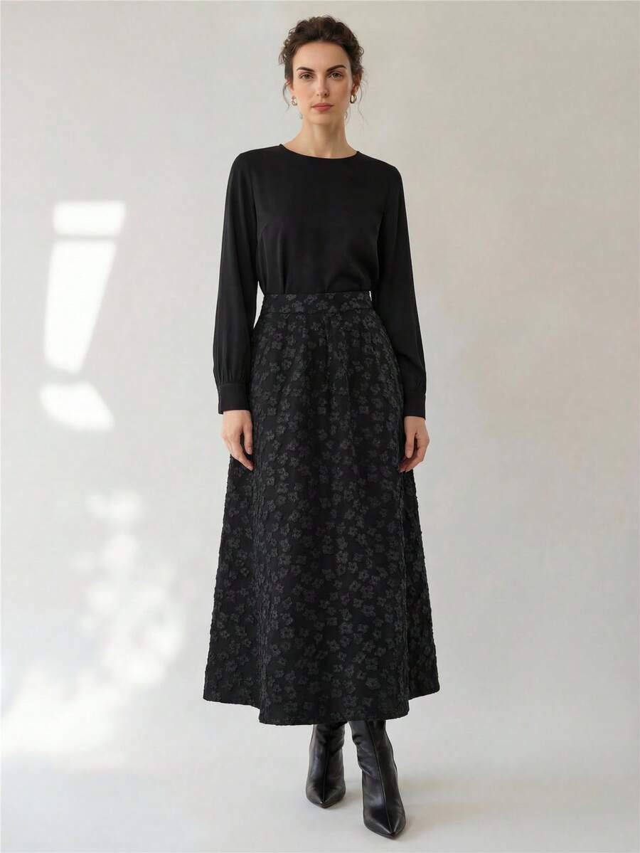 Uhlyne Uhlyne Women's Minimalist Jacquard Flared Skirt - Black - View 1