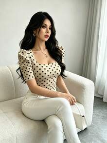 Áo thun ngắn tay nữ cỡ lớn thời trang, thanh lịch, gợi cảm, thoải mái, kiểu dáng thường ngày, vai rớt, cổ tim, tay phồng, cổ tay nhún, họa tiết chấm bi trắng đen, dáng ôm, thích hợp cho kỳ nghỉ. - Nhiều màu - Xem 4