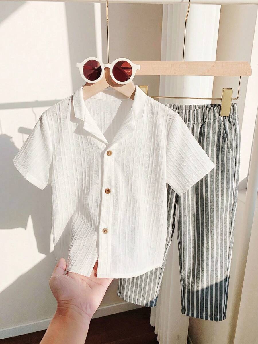 SHEIN Bộ quần short ngắn tay in họa tiết sóng biển cho bé trai, bộ áo sơ mi ngắn tay cổ tàu cho bé trai. - Nhiều màu - Xem 1