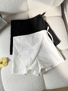 SHEIN 少女春夏休闲度假买一送一 黑白百搭纯色编织纹理不对称设计宽松短裙，时尚短裤 - 黑與白 - 查看 2