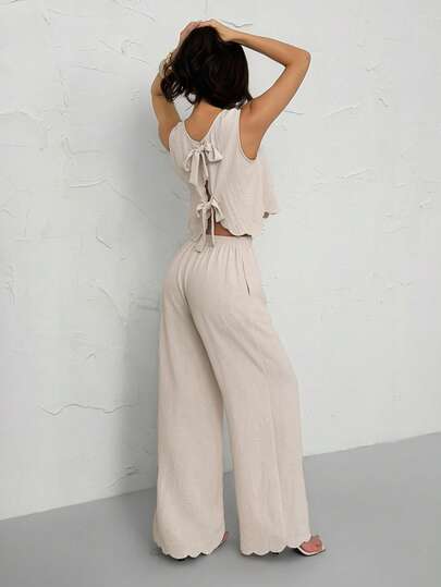 SHEIN PETITE 四季皆宜的女士休闲两件套，包括无袖上衣和阔腿裤，米色两件套，亚麻两件套，奶油色两件套，两件套裤装，舒适两件套，后背蝴蝶结上衣两件套，波浪下摆无袖衬衫两件套，秋季女装，复古风，简约，适合度假夏季休闲度假