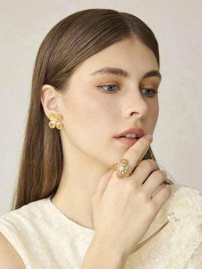 MOTF PREMIUM Conjunto de pendientes y anillo con flor tejida y perla chapado en oro de 18K