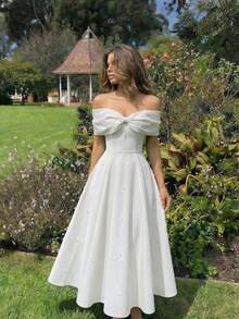 SHEIN MOD Vestido de fiesta de talla grande con hombros descubiertos, lazo y contraste de color con perlas falsas - Blanco - Ver 1