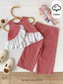 Cozy Pixies Bộ đồ 2 món cho bé gái: áo vest và quần dệt kẻ caro phối trắng với viền hoa. - Đỏ và trắng - Xem 7