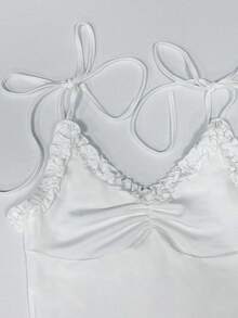 SHEIN K-Vae 女士休闲优雅V领荷叶边下摆A字吊带背心，系带设计，柔软芭蕾舞裙式韩版温柔上衣，适合春夏度假、海滩穿着 - 白色 - 查看 5