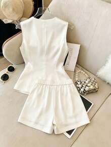 SHEIN Franclia Bộ đồ nữ thanh lịch gồm áo vest cổ chữ V và quần short bằng vải satin Pháp. - Màu be - Xem 2
