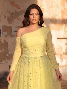Aureia Gaun Pengantin Musim Panas Kuning Elegan Ukuran Plus, Gaun Pesta Formal Prom Gala Lengan Panjang Transparan Tanpa Bahu dengan Tambalan Jala dan Mutiara serta Berlian Imitasi - Mustard Yellow - View 4