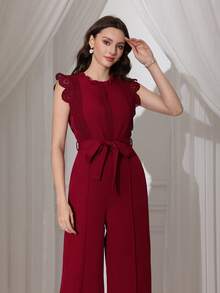 Modelyn Petite Modischer einfarbiger süßer Spitzen-Patchwork-Jumpsuit ohne Ärmel mit Bindedetail an der Taille und geradem Bein für kleine Frauen, elegant und altersreduzierend - Bordeaux - Übersicht 7