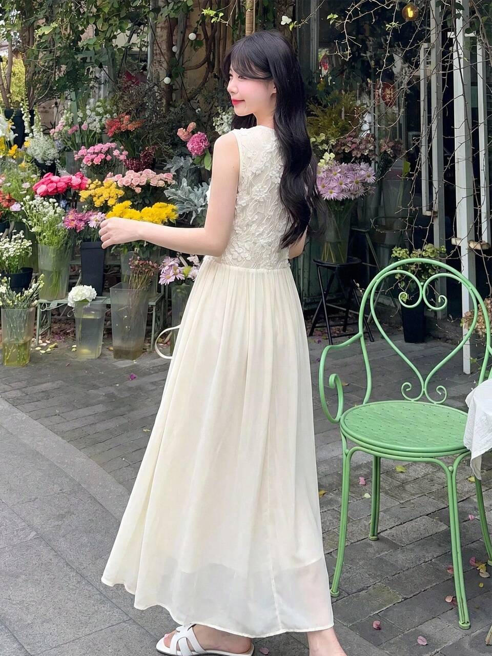 White Sequin Floral Elegant Summer Tea Party Brunch Contrast Lace Waist-Cinching V-Neck Umbrella Dress,Sleeveless Vacation Outfits Women