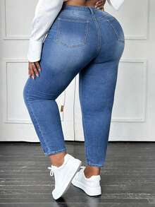 CurvyTilda Plus Zíper Mosca Jeans Skinny - Lavagem Média - Visão 2
