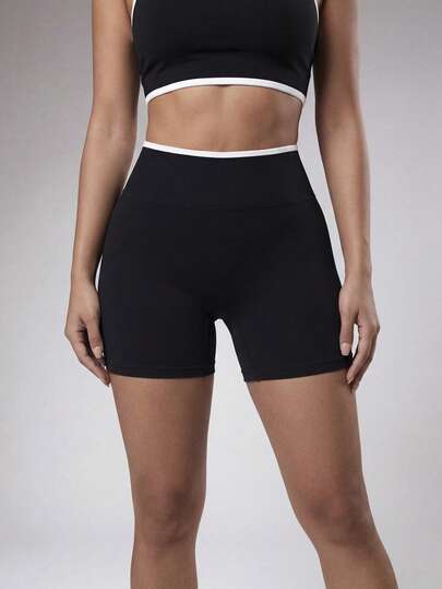 Radiana Damshorts med hög midja och figurnära passform