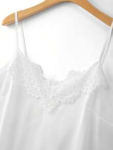 GlowEve CURVE Bộ đồ 2 mảnh dành cho nữ cỡ lớn, mùa xuân/hè, màu trắng, viền ren, chất liệu satin, gồm áo hai dây và quần short. - trắng - Xem 5
