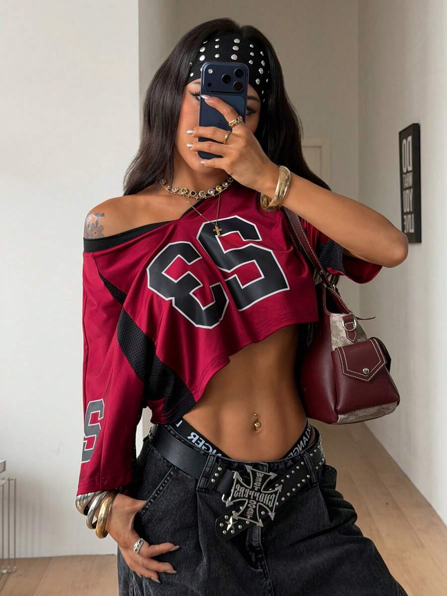 SHEIN Coolane 女士夏季巴西锐舞节街头服饰 Y2K 外出运动装巴西图案拼接露脐T恤 - 酒紅色 - 查看 1