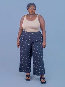 CurvyTilda Plus Size Women Spring And Summer Fashion Casual Loose Comfortable Cool Daily Basic Versatile Black Small Floral Texture Elastic Waist Pants,Women Bottom,Baggy Pants,Cute Summer,European Summer,Vacation,Airport Goth Goth, For Hourglass Body Shape - Black - View 4