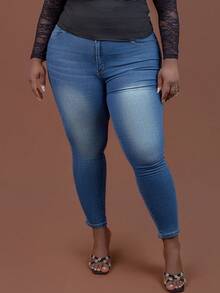 CurvyTilda Plus Size Women Pocket Skinny Casual Everyday Wear Jeans, For Hourglass Body Shape - Dark Wash - View 4