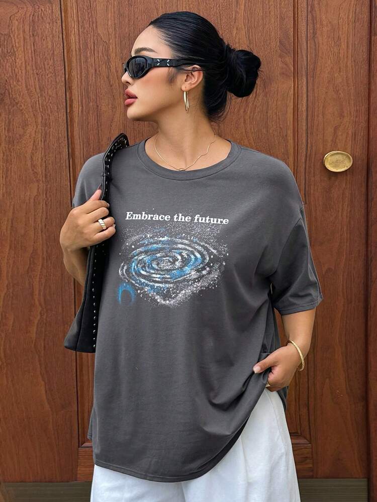Dazy Plus Plus Size Letter Print Loose Fit Casual T-Shirt, Street Style, Brown, Spring/Summer Graphic Tees Women
