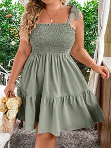 Plus Size Women Solid Color Pleated Casual Dress For Dating & Outing - Green - View 5