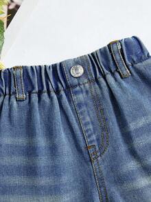 SHEIN Playful Pals 女嬰牛仔短褲，夏季新品，中洗藍色，甜美休閒度假時尚街頭可愛百搭簡約，全彈性腰圍百搭捲邊寬鬆牛仔短褲，柔軟舒適棉質牛仔無彈力日常出遊派對學校通勤，2026春夏新系列 - 中等水洗藍 - 查看 3
